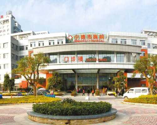 小蚂蚁和毛毛虫的胎教故事